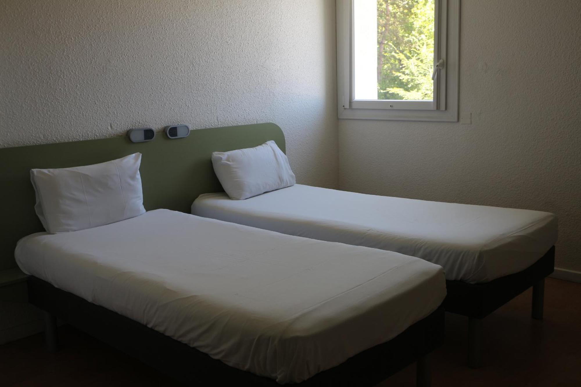 Ibis Budget Agen Le Passage  Exteriör bild