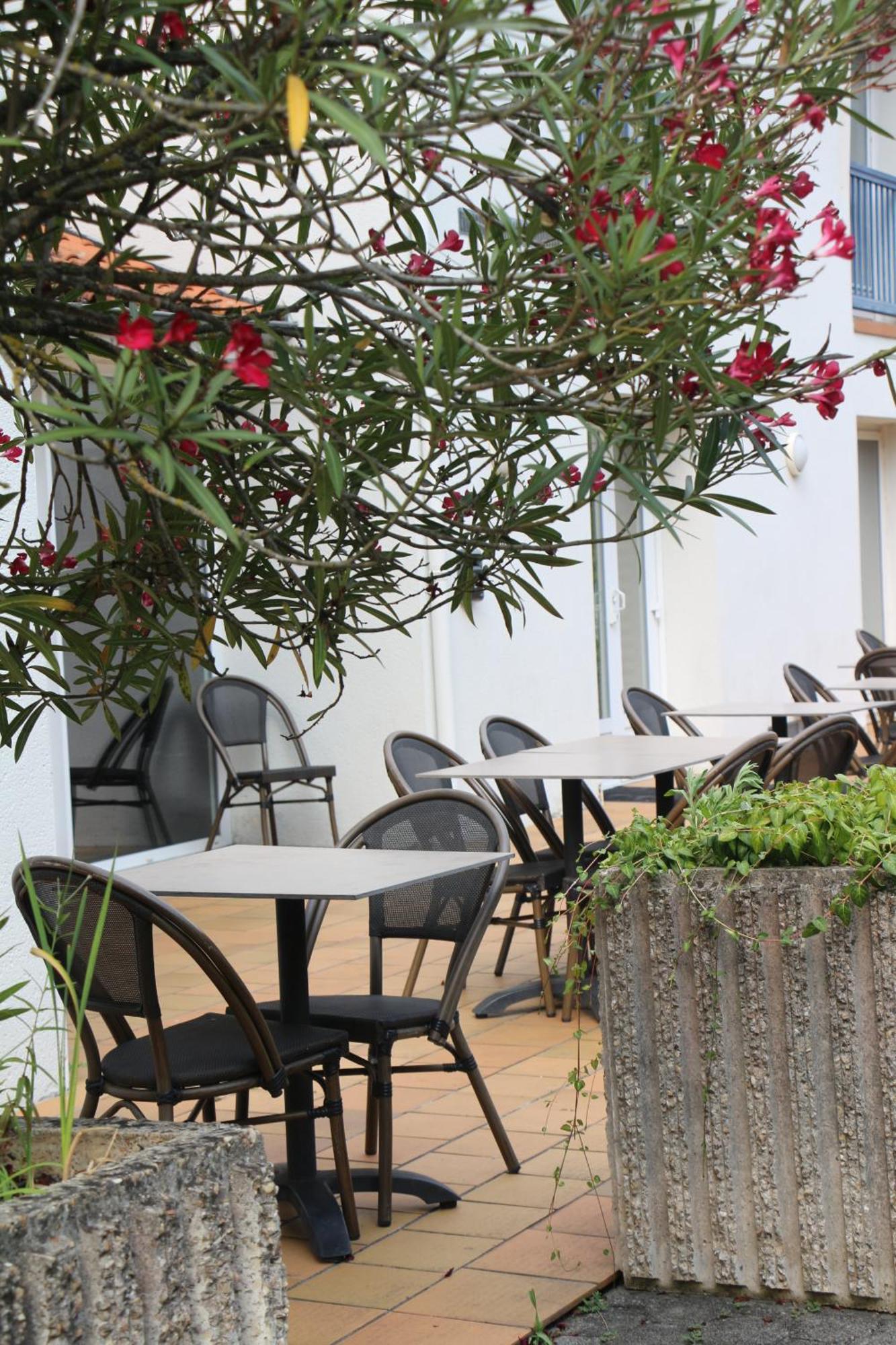 Ibis Budget Agen Le Passage  Exteriör bild
